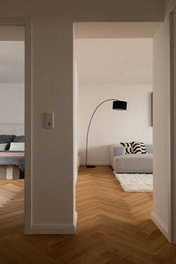 Flur - Souverän Wohnen und Arbeiten: Modernisiertes 4-Zimmer-Domizil im Frankfurter Westend