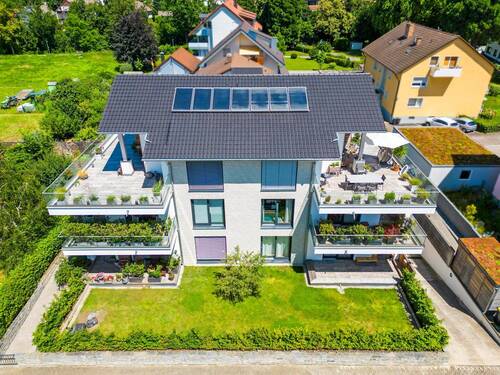 Vogelperspektive von Straßenseite - 3 Zimmer Etagenwohnung zum Kaufen in Bad Krozingen