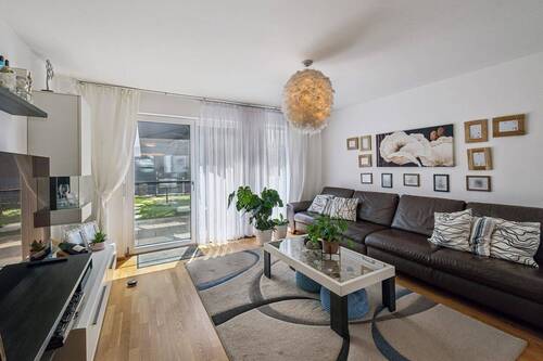 Wohnbereich mit Gartenzugang - 5 Zimmer Reihenmittelhaus zum Kaufen in Freiberg am Neckar