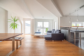 Wohnzimmer mit Terrassen Zugang - 4 Zimmer Etagenwohnung zum Kaufen in Berlin