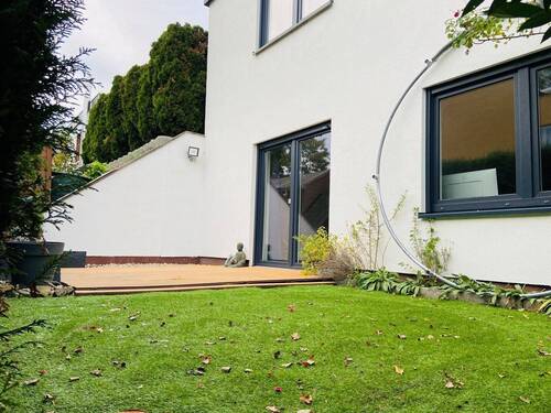 .. Platz für die Kinder ! - 5 Zimmer Mehrfamilienhaus, Wohnhaus zum Kaufen in Kitzingen