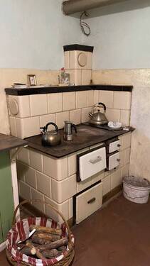 EG 7 - Küche mit Küchenofen - 