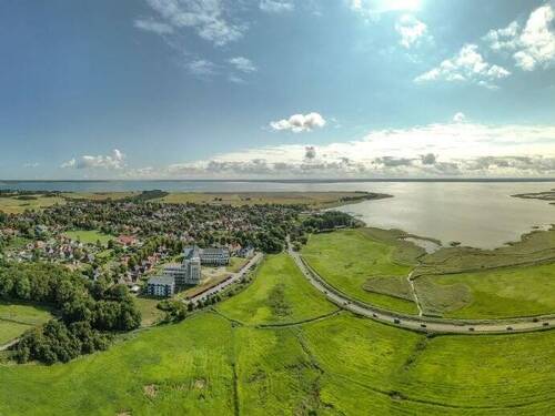 Blick-auf-Bodden-und-Ostsee - 
