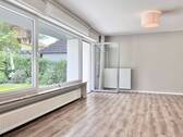 Wohn-/Essbereich mit Zugang zur Terrasse - 