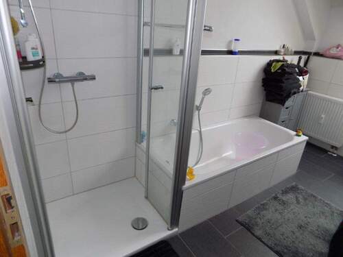 0602 Bad mit Wanne und Dusche.jpg - 