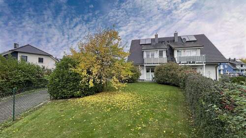 Großzügiger Garten - 3 Zimmer Etagenwohnung zum Kaufen in Börgerende