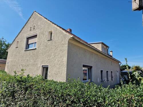 Nordostansicht - 5 Zimmer Einfamilienhaus in Reichenbach