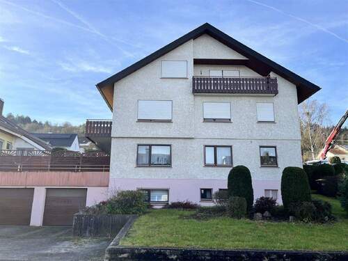Bild1 - Großzügiges Dreifamilienhaus in aussichtsreicher Lage von Lauda - mit Blick ins Taubertal
