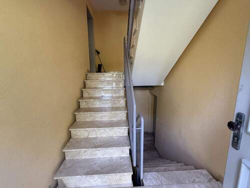 Treppenhaus Eingang - Etagenwohnung mit 66,40 m&sup2; in Stockach zum Kaufen