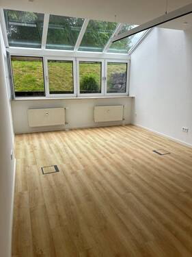 Helle Büroräume.jpg - Moderne Büro bzw. Praxisfläche in zentraler Lage