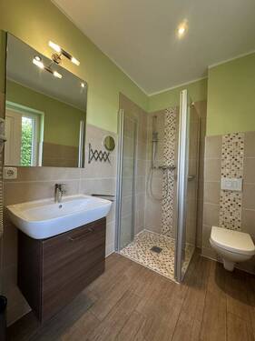Badezimmer I im Erdgeschoss - 