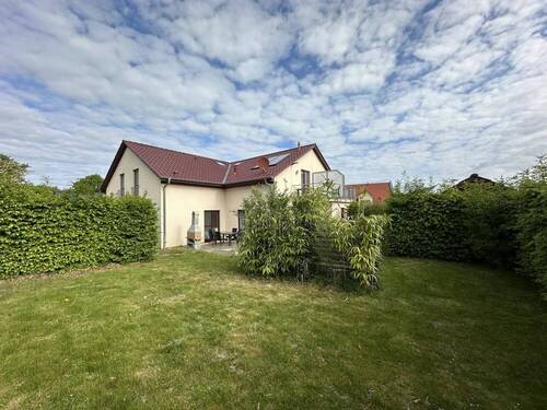 Grundstück - 4 Zimmer Mehrfamilienhaus, Wohnhaus in Göhren-Lebbin