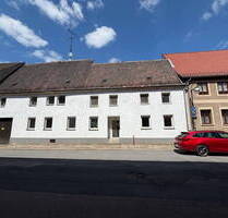 Attraktives Wohnhaus mit 4 Wohnungen, Innenhof & zentraler Lage in Zörbig