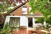 01 Süd Ansicht - Charmantes Einfamilienhaus mit sonnigem Garten in ruhiger Lage