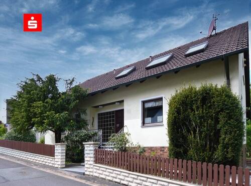 Eingangsbereich - Für ihr neues Zuhause ! - Haus mit großer Wohnung, Einliegerwohnung, Garage, Garten