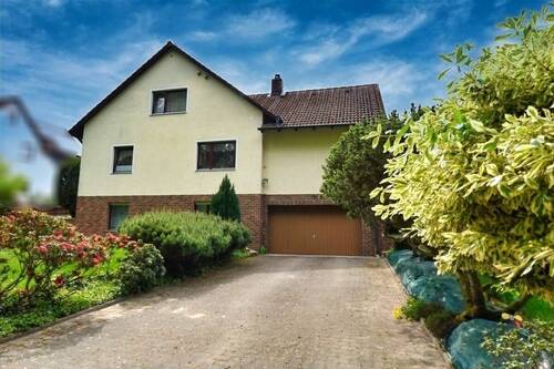Ihr neues Zuhause - Ostseite mit Garten und Garage - 9 Zimmer Einfamilienhaus zum Kaufen in Haag