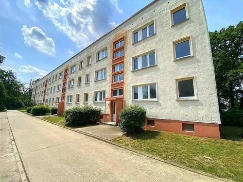Frontansicht - 4 Zimmer Etagenwohnung zur Miete in Annaburg