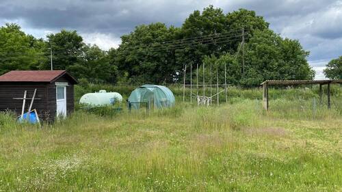 Schuppen und Gastank - 