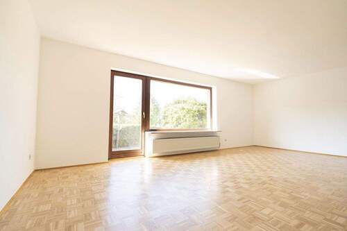 Wohnbereich mit Gartenzugang - 4 Zimmer Bungalow in Rodenbach