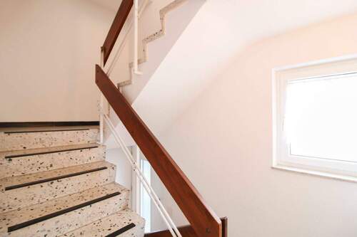 Treppenhaus - 1 Zimmer Mehrfamilienhaus, Wohnhaus in Leinfelden-Echterdingen