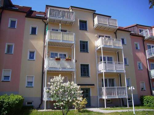  Rückansicht - 2 Zimmer Etagenwohnung zur Miete in Zwickau