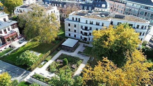 Parkgrundstück - Hochwertig leben am Schillerplatz mit ca. 15 m² Süddachterrasse!