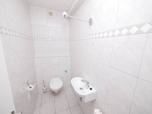 WC - 