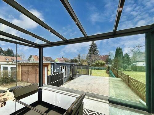 Terrasse Übergang Garten - 6 Zimmer Einfamilienhaus in Hannover