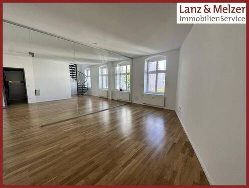 Büro untere Etage (2. OG) - 3 Zimmer Büro in Berlin