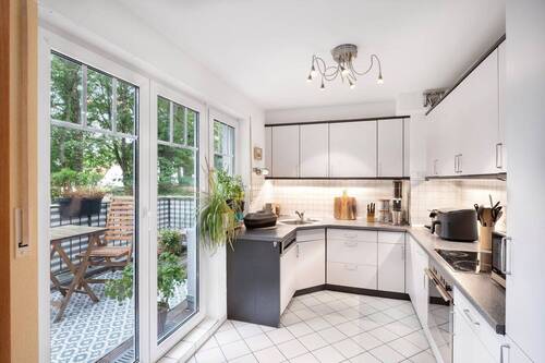 Bild 1 - Bezugsfrei ab 01.10.2025 - 2-Zi.-Wohnung mit Balkon & Stellplatz