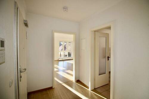 Flur - Etagenwohnung mit 82,00 m&sup2; in Dresden zum Kaufen