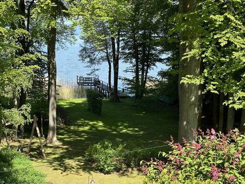 Grundstück mit Steg - 