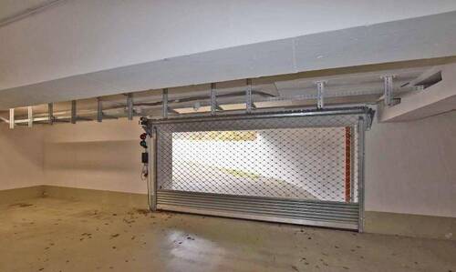 Tor Tiefgaragenstellplatz - Einfamilienhaus in Dortmund zum Kaufen