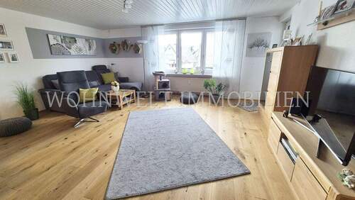 Wohnzimmer - 4 Zimmer Etagenwohnung zum Kaufen in Moosburg