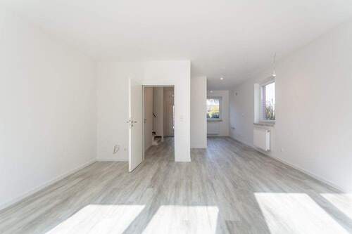Wohn- und Essbereich - 4 Zimmer Reihenendhaus in Weyhe / Sudweyhe