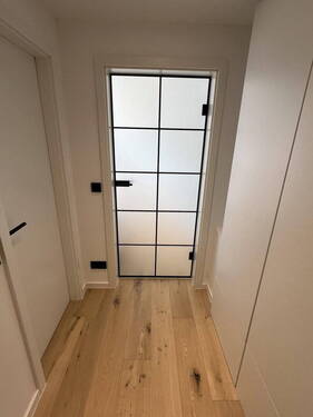 Eingangsbereich mit Loft-Türe - 