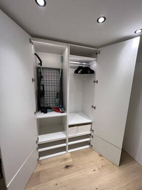 Geräumige Garderobe - 