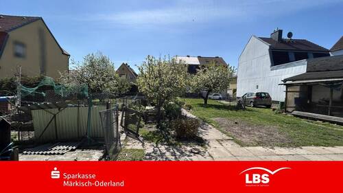 Garten zur Straße - Für Eigenheimbauer oder Investoren