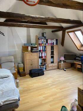 Zimmer im Dachgeschoß - 