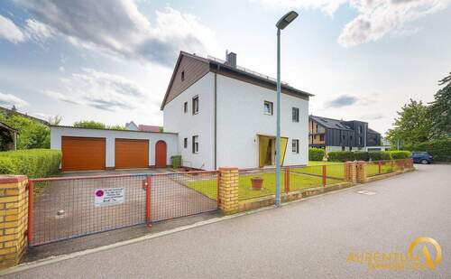 Außenansicht - Freistehendes Zwei-Dreifamilienhaus mit 996 m² Grundstück & großem Garten