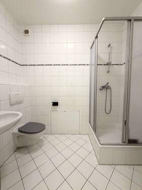 Badezimmer - Etagenwohnung mit 50,00 m&sup2; in Magdeburg zum Kaufen