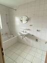 Badezimmer inkl gereinigter Badewanne.JPG - 