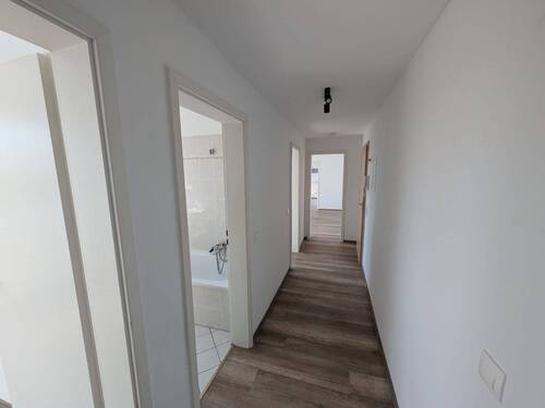 Flur2 - Etagenwohnung mit 53,90 m&sup2; in Zwenkau zur Miete