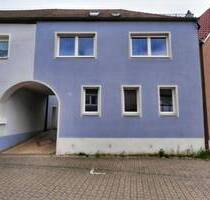 Großzügiges Zweifamilienhaus in zentraler Lage - modernisiert & vielseitig nutzbar - Gunzenhausen