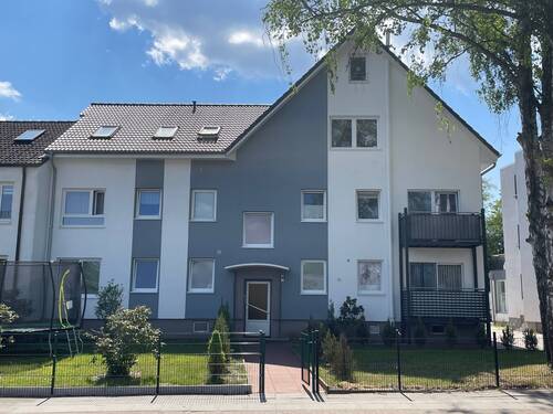 Hausansicht - Vollständig saniertes Mehrfamilienhaus mit 8 Wohneinheiten nahe dem Zentrum von Rahlstedt