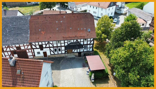 Blick auf den Hof - 5 Zimmer Einfamilienhaus zum Kaufen in Schrecksbach