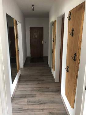 Flur - 3 Zimmer Etagenwohnung zur Miete in Beverungen