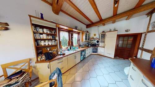 Eigengenutzt- Küche mit Speisk. - 