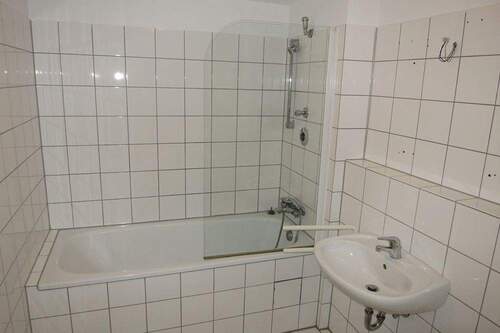 Badezimmer - 2 Zimmer Etagenwohnung in Mülheim