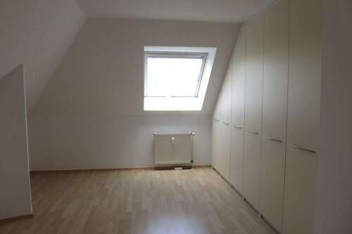 Schlafen Blick 1 - Etagenwohnung mit 66,00 m&sup2; in Mülheim zur Miete